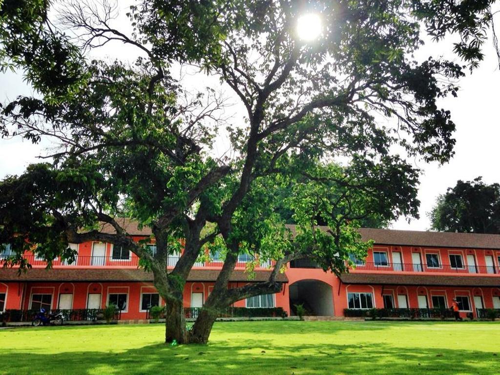 Aurora Resort Kanchanaburi City Exteriör bild