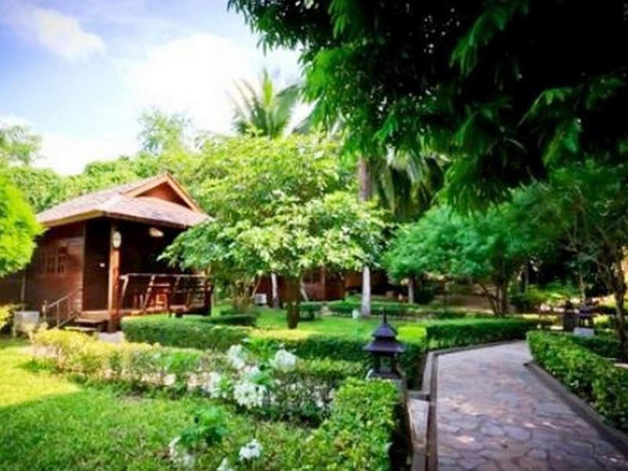 Aurora Resort Kanchanaburi City Exteriör bild