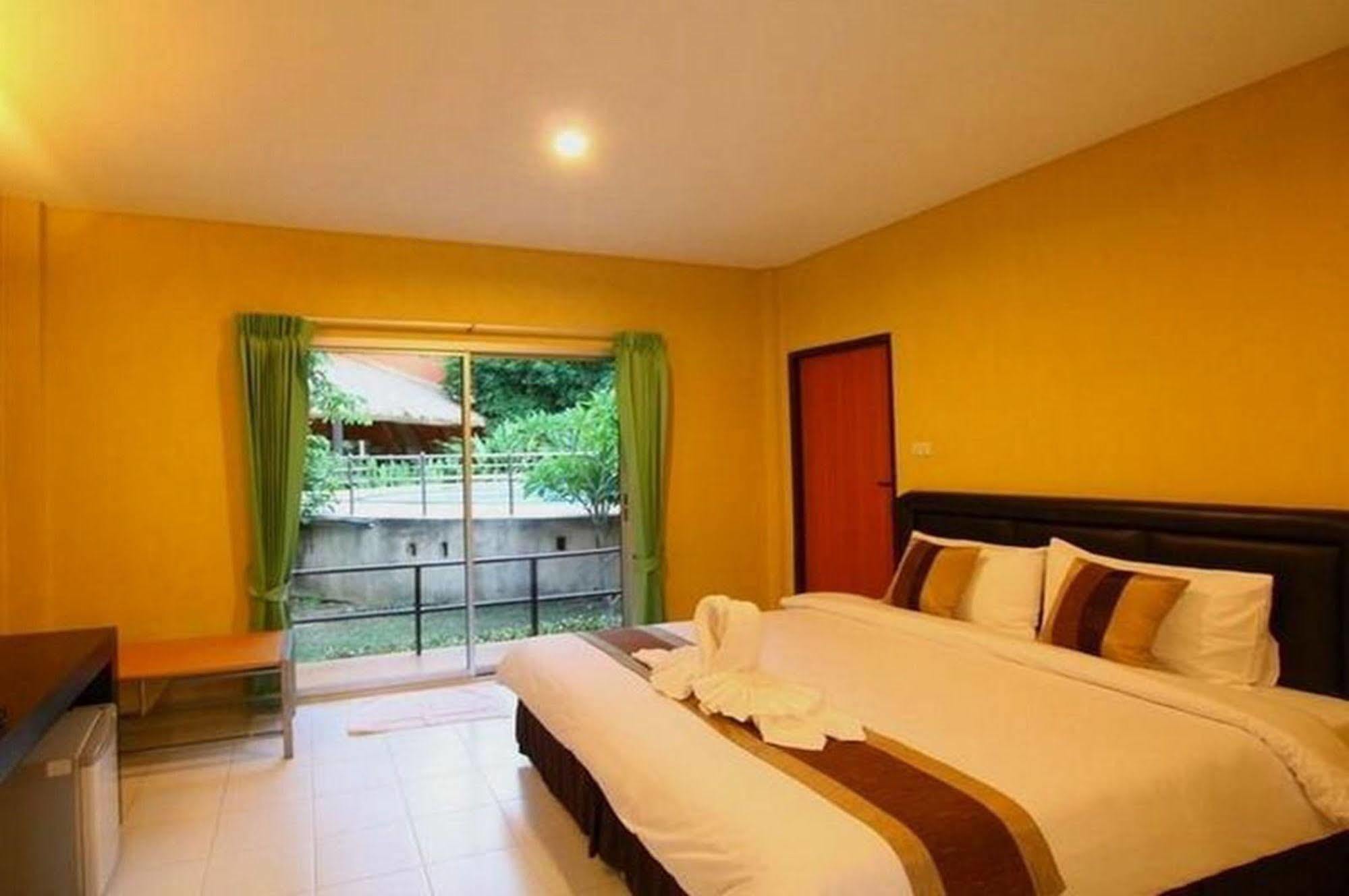 Aurora Resort Kanchanaburi City Exteriör bild