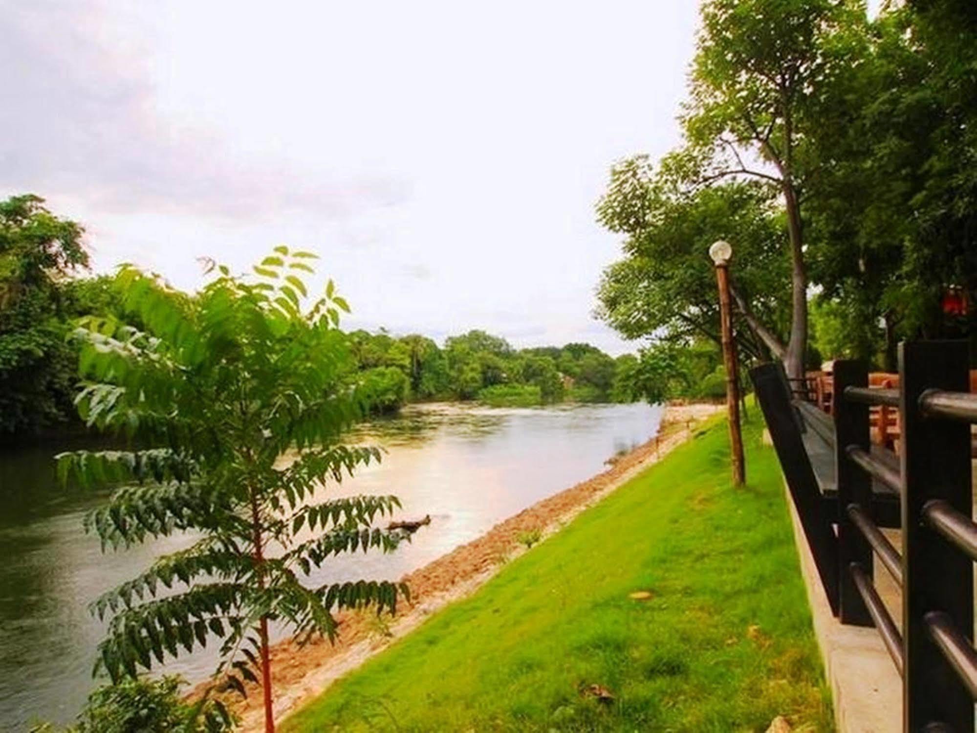 Aurora Resort Kanchanaburi City Exteriör bild